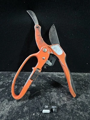 Vintage Patented Ratchet Secateurs/Pruners Ref CS15 - Image 1 of 4
