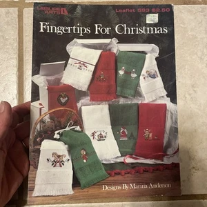 Leisure Arts Fingerspitzen für Weihnachten Kreuzstich Musterheft 593 (1988) - Bild 1 von 5