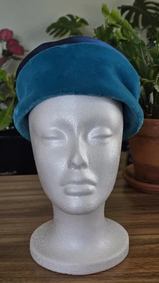 Sombrero Pastillero Vintage Azul Terciopelo Y Lazo Satinado Hecho en Unión  Foto 1 de 4
