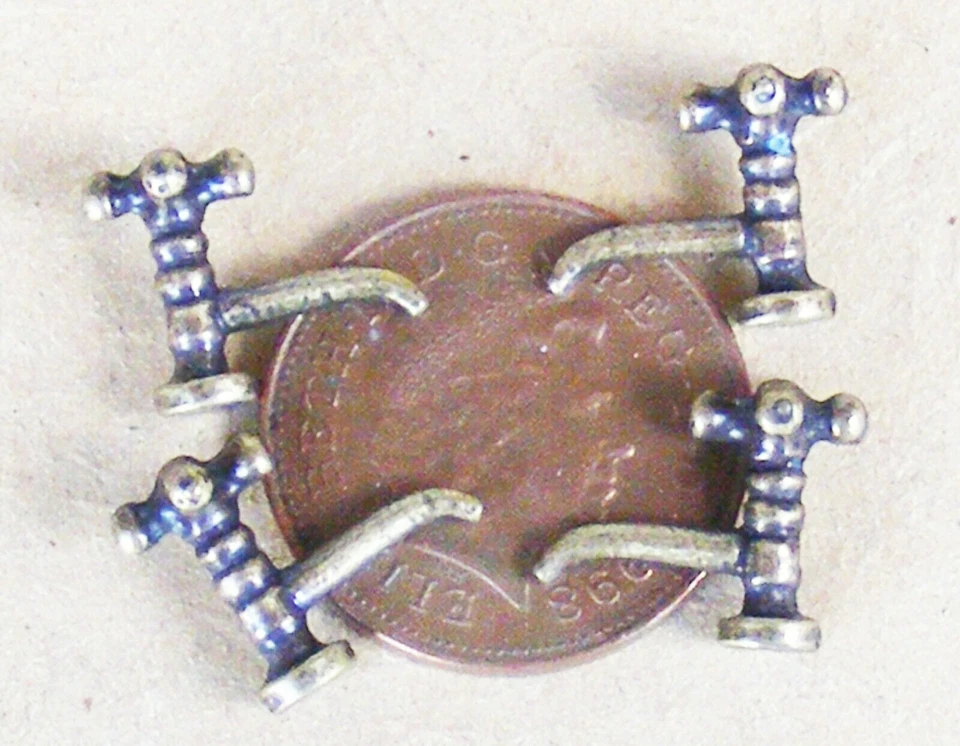 Set Of 4 Antiqued Metal Taps Faucets Tumdee 1:12 Scale Dolls House Accessory 698 - Image 1 of 1