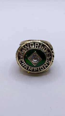 Oakland Athletics Charlie Finley 1972 World  Champions Replica Ring Sz. 11 Cover