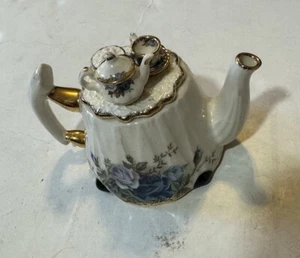 Royal Albert Earthenware Moonlight Rose Mini Tea Pot With Lid Decor - Picture 1 of 3