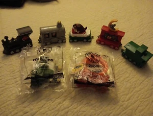 7 Holiday Express Train McDonalds Christmas Happy Meal Toy 2017 - Picture 1 of 8