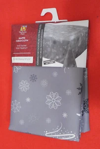 Nuevo con etiquetas Mantel Texstyles Deco Gris y Plata Árboles de Lujo Tamaño: 58"x126" - Imagen 1 de 6