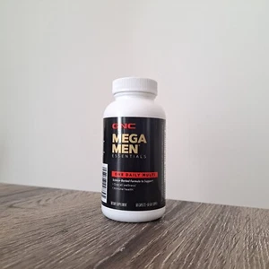 GNC Mega Men Essentials One-Daily Multi, Herren Multivitamin, 60 Kapseln - Bild 1 von 6