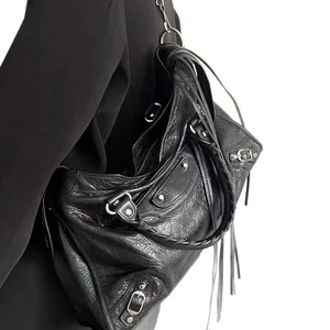 Bolso Mensajero Retro Gran Capacidad Un Hombro Para Mujer Remache Motocicleta Bolso de Mano - Imagen 1 de 9
