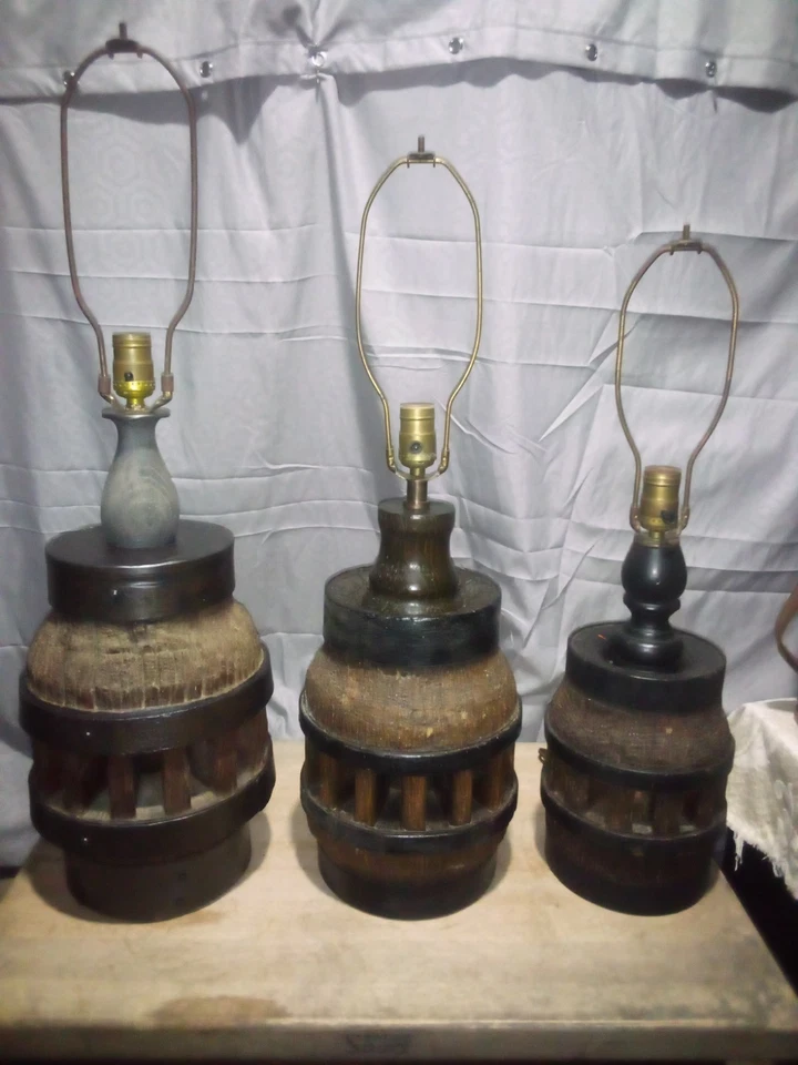 Lámparas de cubo de rueda de vagón antiguas Foto 1 de 4