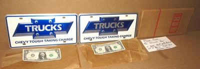 JUEGO DE ETIQUETAS DE LICENCIA BOWTIE para usar en camioneta Chevrolet 84 nueva en lote de concesionario chevy Foto 1 de 4