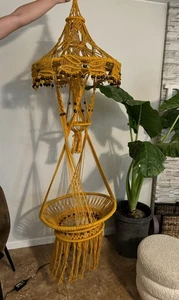 Mesa colgante macramé extra grande vintage y percha para plantas retro boho años 70 sin cristal - Imagen 1 de 4