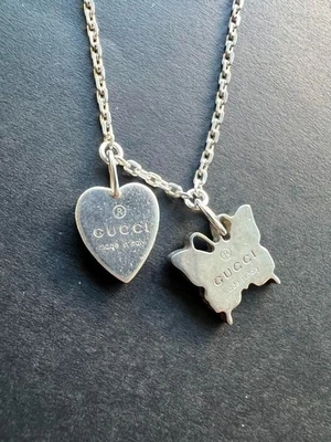 GUCCI Cuore Farfalla Charm Collana Ciondolo Argento Sterling 925 Usato dal... - Immagine 1 di 3