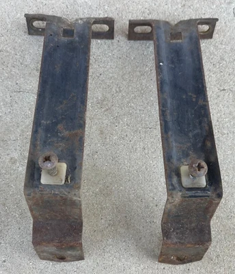 CADILLAC GM FRONT BUMPER LICENSE PLATE SUPPORT BRACKET 1975 75 OEM - Image 1 of 4