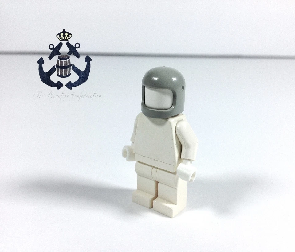 LEGO 1970s Minifigure Light Gray Helmet For Yellow Castle / Classic Space 193a2 - Image 1 of 1