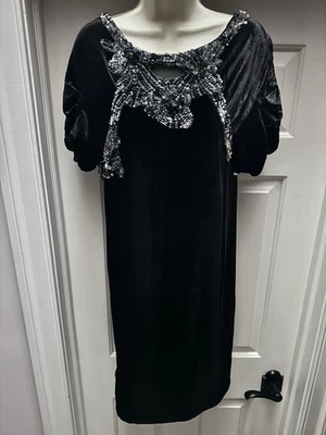 Nuevo vestido de terciopelo con cuentas negro Alberta Ferretti $2250 Foto 1 de 4