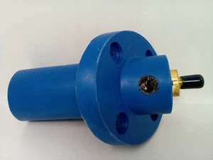 Leviton 17R23-B 17 Series Taper Nose, Male, Panel Receptacle, 30-Degree,Threaded - Picture 1 of 5