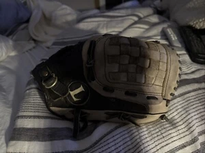 Guanto da baseball Louisille Slugger 11,5" in pelle marrone nero KHB1150 RHT - Foto 1 di 10