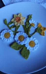 Applikation, Aufnäher, gehäkelt, Frühlingsblumen, Blüten, Bouquet - Bild 1 von 1