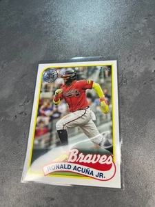 Tarjeta 35 aniversario retro de Ronald Acuña 2024 Topps serie 2 1989 #89B2-30 - Imagen 1 de 2