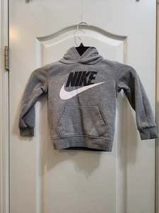 Nike Gray, Black & White Hoodie Size 2T Toddler Boys - Picture 1 of 3
