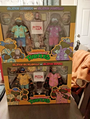 NECA Teenage Mutant Ninja Turtles TMNT Vacaciones Leo, Mikey, Ralph & Donatello Foto 1 de 4