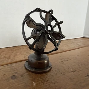 Table Top Fan Die Cast Metal Collectible Pencil Sharpener Moving Fan Blades - Picture 1 of 9