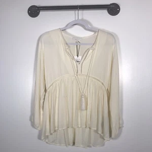 NUEVO CON ETIQUETAS 7 For All Minkind Blusa Top Pequeña Blanca Manga Larga Borla Cuello en V - Imagen 1 de 4