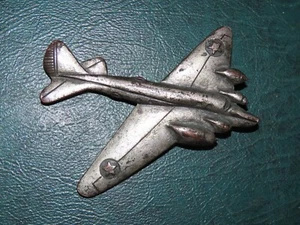 B-52 B-17 FLYING FORTRESS ANTIQUE PIN BROOCH SILVER TONE WW2 HOMEFRONT - Picture 1 of 2