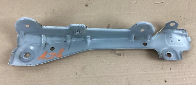 Soporte de montaje de guardabarros delantero derecho Mercedes-Benz GL450 2007-2012 A1648800214 FABRICANTE DE EQUIPOS ORIGINALES Foto 1 de 4