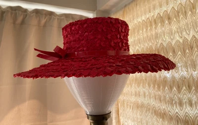 Vtg Woman’s Red Wide Brim Straw Hat Patent Bow Sz 22 1940s/50s Union Made USA - Image 1 of 4