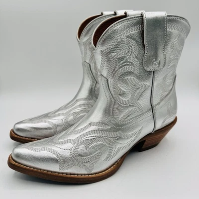 Buck & Brana Regina Boots Women’s Size 7 Metallic Silver Ankle Bootie - Image 1 of 4