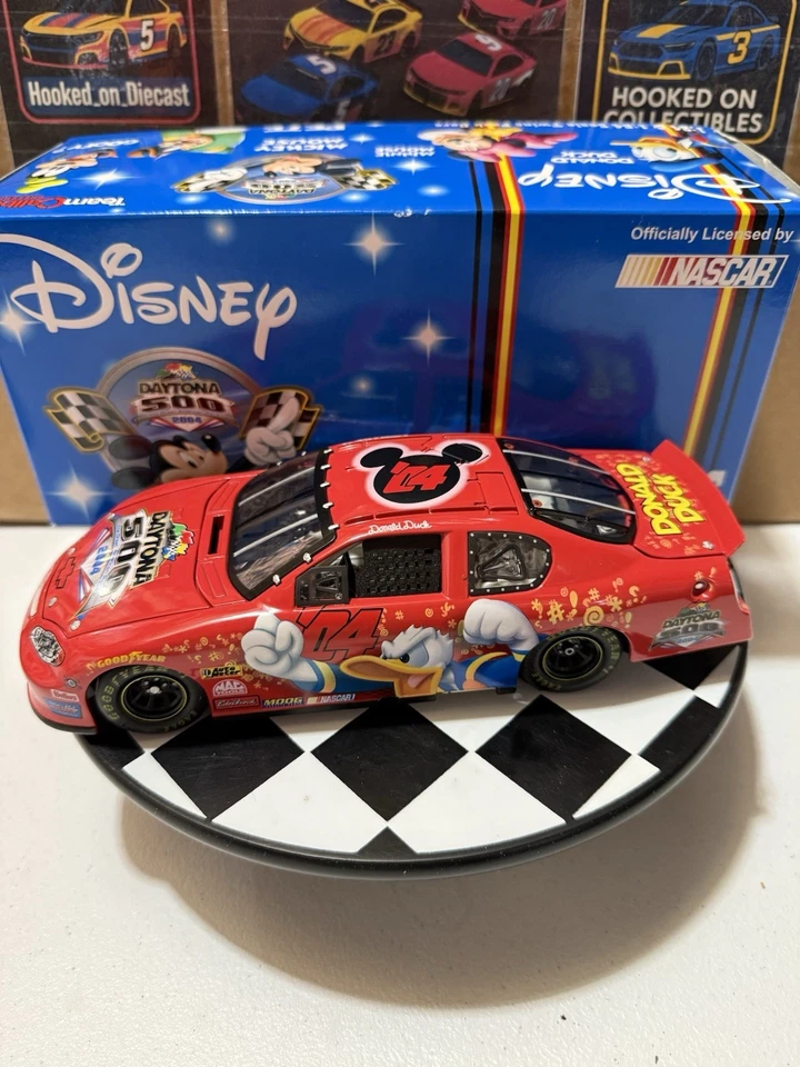 *RARE 2 PACK* DISNEY DONALD DUCK 2004 DAYTONA 500 1/24 & 1/64 Nascar Diecast - Image 1 of 4