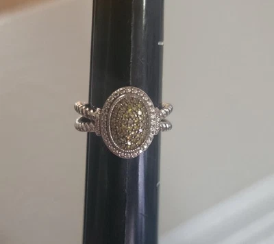 Anillo ovalado de diamantes amarillos pavé de plata de ley Affinity talla 7 Foto 1 de 3