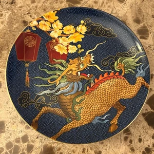 Williams Sonoma Mond Neujahr Drache Salatteller 9" Neu - Bild 1 von 11