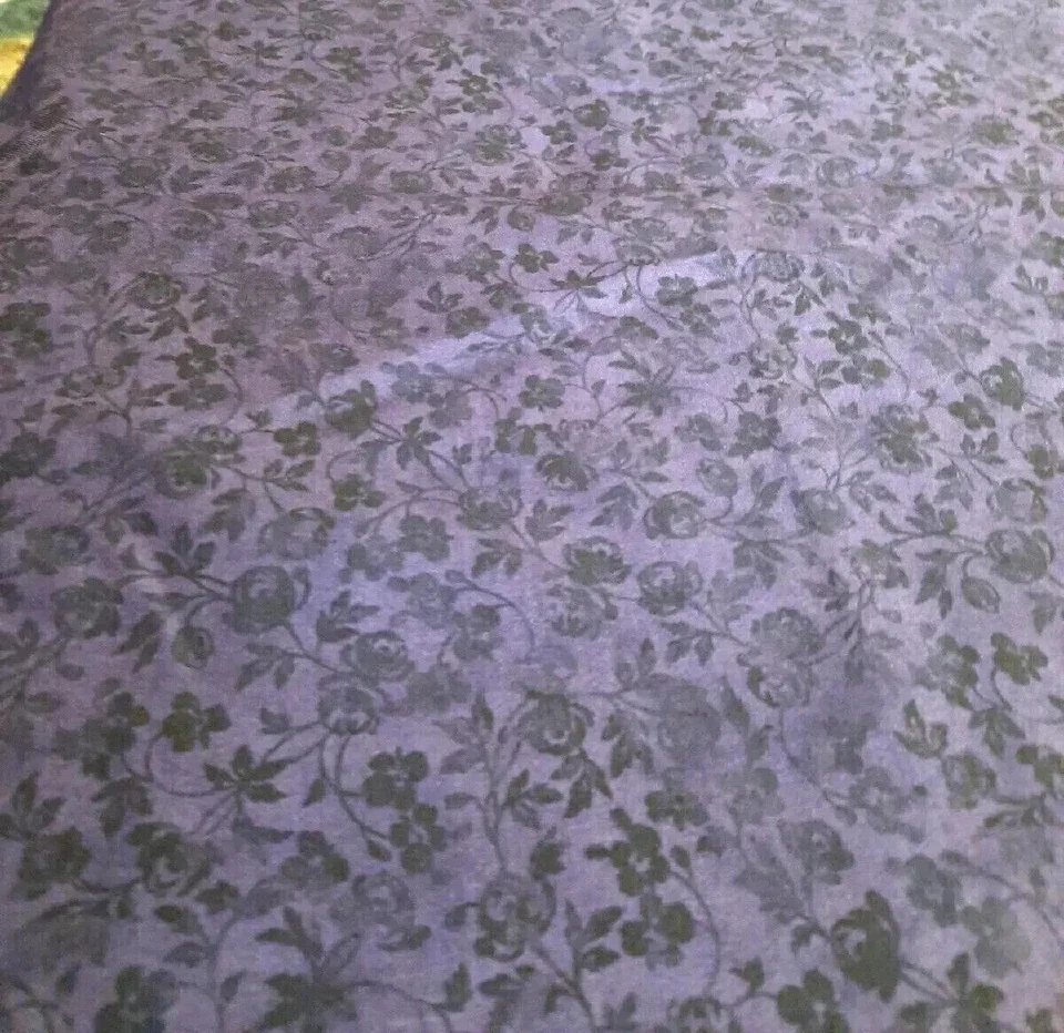 Tecido Michael Miller roxo 2 jardas Delicata #7280 com algodão floral preto - Imagem 1 de 4