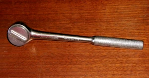 Llave de trinquete de accionamiento John Deere 3/8" TY3121 hecha en EE. UU. 7,5" de largo - Imagen 1 de 5