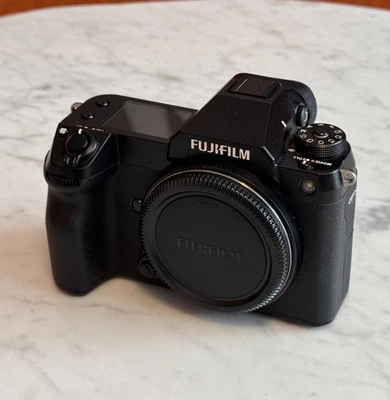 FUJI GFX 50s ii BODY ONLY - GREAT CONDITION - Image 1 of 4