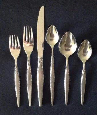 Oneida Community stainless flatware venetia 6 Piece Place Setting NM - Image 1 of 4