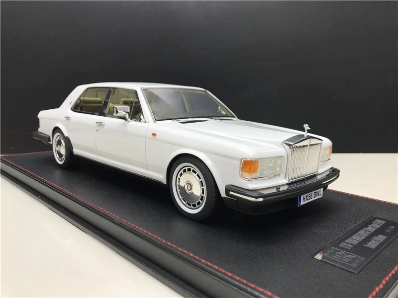 VAV 1/18 1985 Rolls Royce Silver Spur II White LWB Sedan from limited - Image 1 of 4
