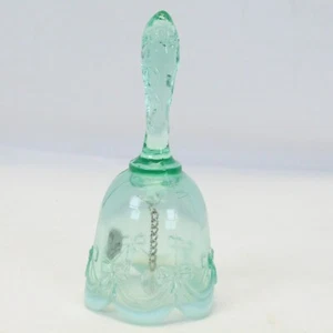 Fenton grün türkis schimmernde Glocke Kunstglas Glocke Schleifen & Swags 4,5" Glocke USA - Bild 1 von 6