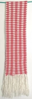 Vintage "NOBLEZA" ROJO Y BLANCO ACRÍLICO TEJIDO LARGO CON BORLAS 66 PULGADAS! ¡Pre 90s! Foto 1 de 4