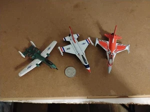Konvolut 3 Kampfjets - Matchbox - Druckguss Spielzeug Modell Militär - Bild 1 von 8