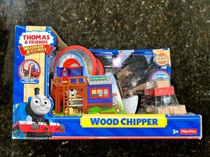 Astilladora de madera Thomas & Friends ferrocarril de Fisher-Price madera real nueva - Imagen 1 de 4