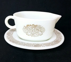 Vintage PYREX Corning Gravy Boat & Saucer Plate Milk Glass 77-B, 77-U Dinnerwear - Picture 1 of 10