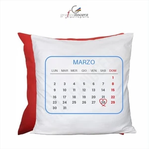 Cuscino Quadrato Marzo calendario 2026 mese dell'anniversario con cuore - Foto 1 di 1
