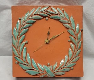 GREEK POTTERY CLOCK YRIA PAROS VINTAGE terracotta laurel wreath triumph # 4149 - Picture 1 of 20