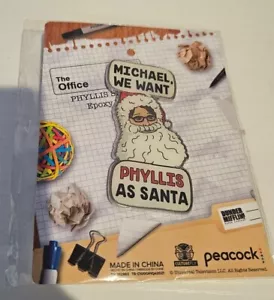 The Office 3" Pin Michael We Want Phyllis As Santa Epoxy Badge By Culturefly - Bild 1 von 4
