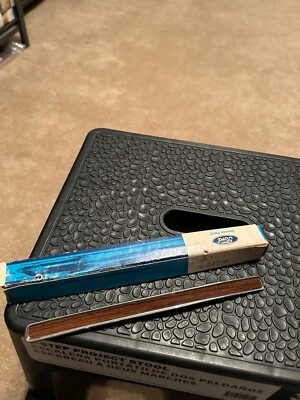 NOS FORD D0AZ-16229-A 1970 LTD COUNTRY SQUIRE WAGON FRONT FENDER ORNAMENT - Image 1 of 3