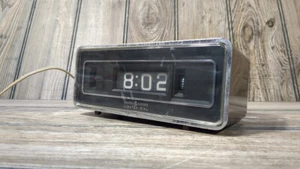 Vintage GE General Electric Alarm Flip Clock Lighted Dial (Model 8128-4A) - Picture 1 of 8
