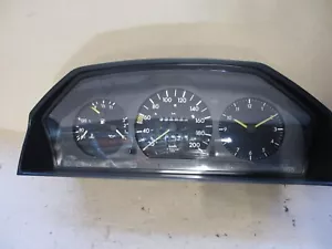 MERCEDES BENZ Stufenheck W124 / T-Model S124 250D 66kW KOMBIINSTRUMENT-TACHO - Imagen 1 de 4