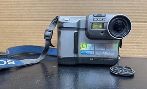 VINTAGE CAMERA - SONY DIGITAL MAVICA - MVC-FD88 -- (UNTESTED) - Picture 1 of 3