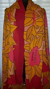 AUTH VINTAGE HERMES PARIS 111"x 67" WRAP SCARF SHAWL 100% COTTON DAISY FLOWERS - Picture 1 of 12